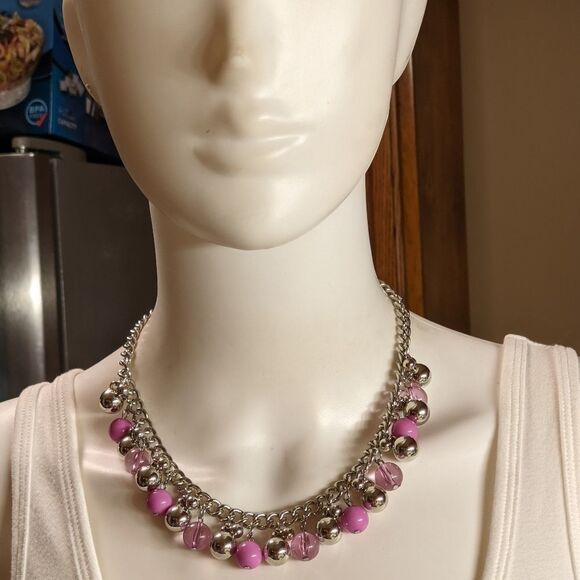 Beautifull purple, sold clear, silver, bead statement necklace - Picture 12 of 13